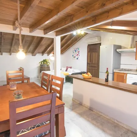 Apartment Tuguest Atico Gracia
